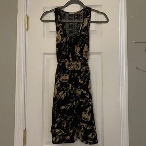 Kimchi Blue Black/Nude/Gold Cinched Waist Dress